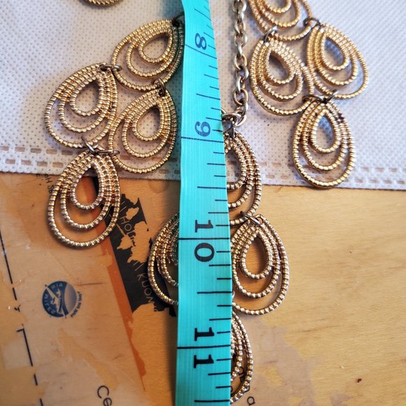 18" Gold Tone Collar Necklace Charming Charlie - Picture 4 of 5